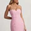 Talina Minikleid mit Herzausschnitt, trägerlos und strukturiert in zartem Rosa Talina Minikleid mit Herzausschnitt, trägerlos und strukturiert in zartem Rosa