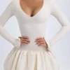 Tallou Modal-Minikleid mit tiefem Taillenbund und Bubble-Saum in Elfenbein Tallou Modal-Minikleid mit tiefem Taillenbund und Bubble-Saum in Elfenbein