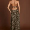 Tarsia Maxikleid mit tiefem Ausschnitt und Cut-outs im Leopardenmuster Tarsia Maxikleid mit tiefem Ausschnitt und Cut-outs im Leopardenmuster