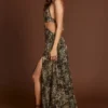 Tarsia Maxikleid mit tiefem Ausschnitt und Cut-outs im Leopardenmuster Tarsia Maxikleid mit tiefem Ausschnitt und Cut-outs im Leopardenmuster