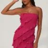 Tatiana Bandeau-Minikleid mit Rüschen in Fuchsia Tatiana Bandeau-Minikleid mit Rüschen in Fuchsia