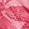 Taveuni Maxikleid mit Wasserfallausschnitt und Metallverzierungen in rosa Orchideenprint Taveuni Maxikleid mit Wasserfallausschnitt und Metallverzierungen in rosa Orchideenprint