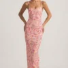 Tavira Maxikleid mit Rundhalsausschnitt und Rückenausschnitt in Rosa Tavira Maxikleid mit Rundhalsausschnitt und Rückenausschnitt in Rosa