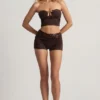 Teagan Shorts mit mittlerer Leibhöhe in Dark Chocolate Teagan Shorts mit mittlerer Leibhöhe in Dark Chocolate