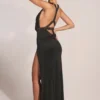 Teodora Maxikleid mit Wasserfallausschnitt in Schwarz Teodora Maxikleid mit Wasserfallausschnitt in Schwarz