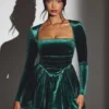 Tera Samt-Minikleid mit langen Ärmeln in Smaragdgrün Tera Samt-Minikleid mit langen Ärmeln in Smaragdgrün