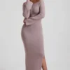 Terneigh Maxikleid aus geripptem Strick mit schulterfreiem Ausschnitt in Taupe Terneigh Maxikleid aus geripptem Strick mit schulterfreiem Ausschnitt in Taupe