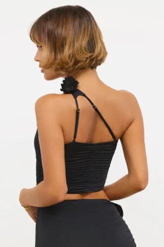Tesia Slinky Jersey-Oberteil mit Rosenverzierung und asymmetrischem Ausschnitt in Schwarz
