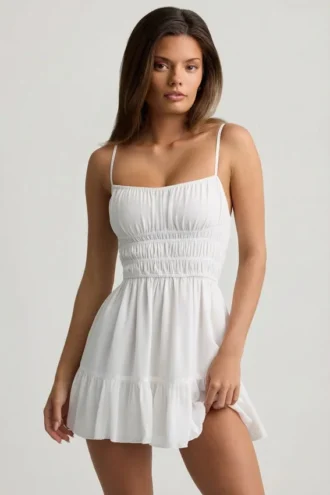 Tessara Minikleid mit gerafftem Oberteil in Weiß