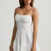 Tessara Minikleid mit gerafftem Oberteil in Weiß Tessara Minikleid mit gerafftem Oberteil in Weiß