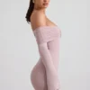 Thais Modal-Kaschmir-Mischung, schulterfreies, gerafftes Minikleid in Taupe Thais Modal-Kaschmir-Mischung, schulterfreies, gerafftes Minikleid in Taupe