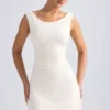 Tigen schulterfreies Minikleid mit Wasserfallausschnitt und A-Linie in Elfenbein Tigen schulterfreies Minikleid mit Wasserfallausschnitt und A-Linie in Elfenbein