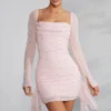 Tivoli Langarm-Minikleid mit verziertem Wasserfallausschnitt in Blush Tivoli Langarm-Minikleid mit verziertem Wasserfallausschnitt in Blush