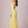 Tove Maxikleid mit Rüschen, rückenfreiem Ausschnitt und Neckholder in Zitronengelb Tove Maxikleid mit Rüschen, rückenfreiem Ausschnitt und Neckholder in Zitronengelb