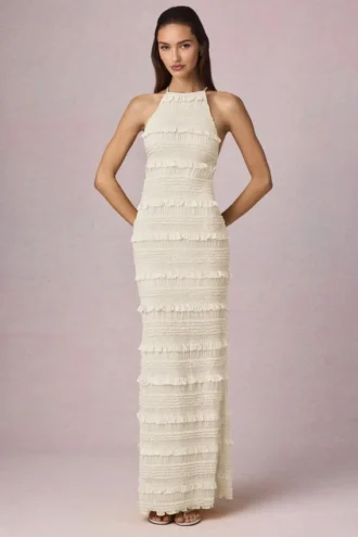 Tove Maxikleid mit Rüschen und rückenfreiem Neckholder in Elfenbein