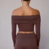 Transparentes, schulterfreies Langarm-Oberteil in Taupe-Braun Transparentes, schulterfreies Langarm-Oberteil in Taupe-Braun