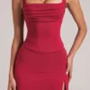Tula Mid-Rise Bodycon Ultra-Mini-Röck mit Schlitz in Kirschrot Tula Mid-Rise Bodycon Ultra-Mini-Röck mit Schlitz in Kirschrot