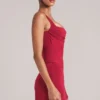 Tula Mid-Rise Bodycon Ultra-Mini-Röck mit Schlitz in Kirschrot Tula Mid-Rise Bodycon Ultra-Mini-Röck mit Schlitz in Kirschrot
