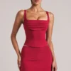 Tula Mid-Rise Bodycon Ultra-Mini-Röck mit Schlitz in Kirschrot Tula Mid-Rise Bodycon Ultra-Mini-Röck mit Schlitz in Kirschrot