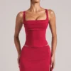 Tula Mid-Rise Bodycon Ultra-Mini-Röck mit Schlitz in Kirschrot Tula Mid-Rise Bodycon Ultra-Mini-Röck mit Schlitz in Kirschrot
