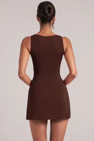 Tula Mid-Rise Bodycon Ultra Minirock mit Schlitz in Schokoladenbraun