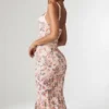 Valentina Layered Bra-Detail Fishtail Midaxi-Kleid mit Primrose-Blumenprint Valentina Layered Bra-Detail Fishtail Midaxi-Kleid mit Primrose-Blumenprint