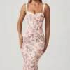 Valentina Layered Bra-Detail Fishtail Midaxi-Kleid mit Primrose-Blumenprint Valentina Layered Bra-Detail Fishtail Midaxi-Kleid mit Primrose-Blumenprint