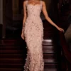 Vasanta – Weiches Korsettkleid mit Applikationen und U-Ausschnitt in Gold Vasanta – Weiches Korsettkleid mit Applikationen und U-Ausschnitt in Gold