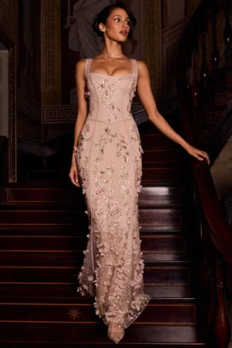 Vasanta – Weiches Korsettkleid mit Applikationen und U-Ausschnitt in Gold