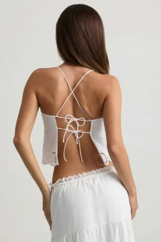 Vasilia Cutwork-Oberteil aus Baumwollpopeline mit Rückenausschnitt in Weiß