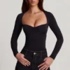 Vayla Soft Jersey Sweetheart Ruched Langarm-Oberteil in Schwarz Vayla Soft Jersey Sweetheart Ruched Langarm-Oberteil in Schwarz