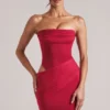 Veda Bandeau Bodycon-Minikleid in Kirschrot Veda Bandeau Bodycon-Minikleid in Kirschrot