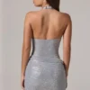 Velar Minikleid mit Cowl-Ausschnitt und Rückenausschnitt in Silber Velar Minikleid mit Cowl-Ausschnitt und Rückenausschnitt in Silber