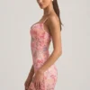 Velena verziertes, figurbetontes Minikleid in Rosa Velena verziertes, figurbetontes Minikleid in Rosa