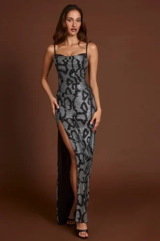 Velia-Kleid mit Peekaboo-Ausschnitt und Cowl-Kragen in Silber-Schlangenmuster