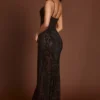 Velia – Verziertes Peekaboo-Kleid mit Wasserfallausschnitt in braunem Schlangenmuster Velia – Verziertes Peekaboo-Kleid mit Wasserfallausschnitt in braunem Schlangenmuster