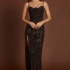 Velia – Verziertes Peekaboo-Kleid mit Wasserfallausschnitt in braunem Schlangenmuster Velia – Verziertes Peekaboo-Kleid mit Wasserfallausschnitt in braunem Schlangenmuster