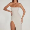 Verbier Midi-Kleid mit Bandeau-Ausschnitt und Wasserfallkragen in Elfenbein Verbier Midi-Kleid mit Bandeau-Ausschnitt und Wasserfallkragen in Elfenbein