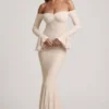 Verena Off-Shoulder-Maxikleid aus Rüschen-Spitze in Elfenbein Verena Off-Shoulder-Maxikleid aus Rüschen-Spitze in Elfenbein