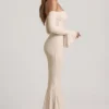 Verena Off-Shoulder-Maxikleid aus Rüschen-Spitze in Elfenbein Verena Off-Shoulder-Maxikleid aus Rüschen-Spitze in Elfenbein