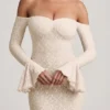 Verena Off-Shoulder-Maxikleid aus Rüschen-Spitze in Elfenbein Verena Off-Shoulder-Maxikleid aus Rüschen-Spitze in Elfenbein