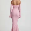 Verena Off-Shoulder-Maxikleid mit Rüschen und Spitze in zartem Rosa Verena Off-Shoulder-Maxikleid mit Rüschen und Spitze in zartem Rosa