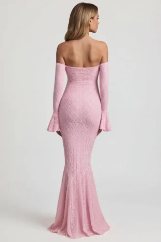 Verena Off-Shoulder-Maxikleid mit Rüschen und Spitze in zartem Rosa