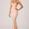 Vesna – Verziertes Fishtail-Kleid mit Herzausschnitt in Altrosa Vesna – Verziertes Fishtail-Kleid mit Herzausschnitt in Altrosa