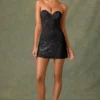 Viela verziertes Minikleid mit Herzausschnitt und A-Linie in Schwarz Viela verziertes Minikleid mit Herzausschnitt und A-Linie in Schwarz