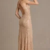 Violette Asymmetrisches One-Shoulder-Maxikleid mit Verzierungen in Beige-Gold Violette Asymmetrisches One-Shoulder-Maxikleid mit Verzierungen in Beige-Gold
