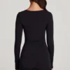 Vionne Soft Jersey Sweetheart Langarm-Mini-Playsuit in Schwarz Vionne Soft Jersey Sweetheart Langarm-Mini-Playsuit in Schwarz