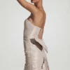 Viviana Satin-Minikleid mit Schleifenverzierung und trägerlosem Ausschnitt in Elfenbein Viviana Satin-Minikleid mit Schleifenverzierung und trägerlosem Ausschnitt in Elfenbein
