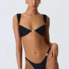 Volute verzierte Cheeky-Bikinihose in Schwarz