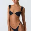 Volute verzierte Cheeky-Bikinihose in Schwarz